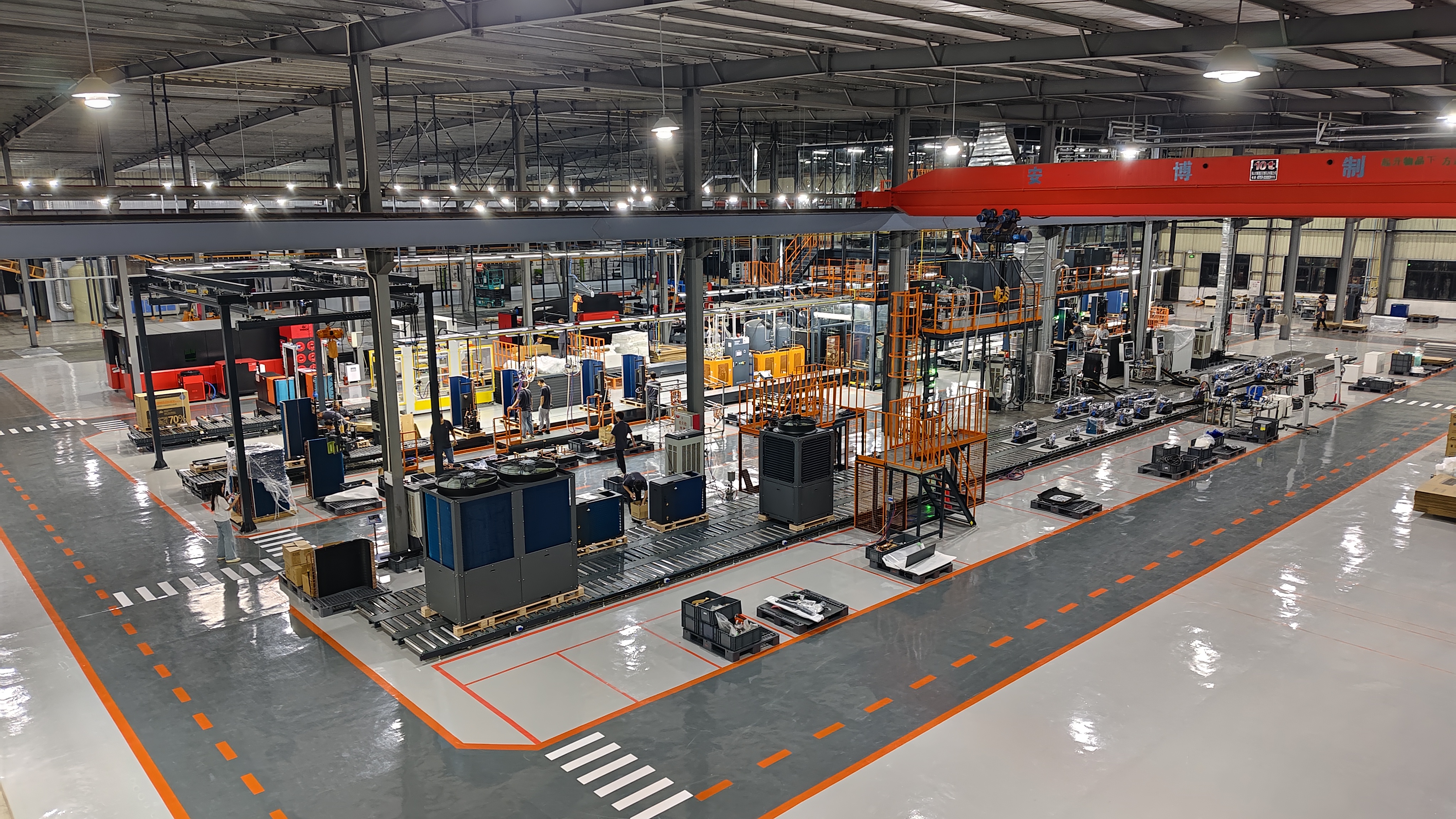 GOODHEAT heat pump assembly lines and production equipment at its factory in Foshan, China